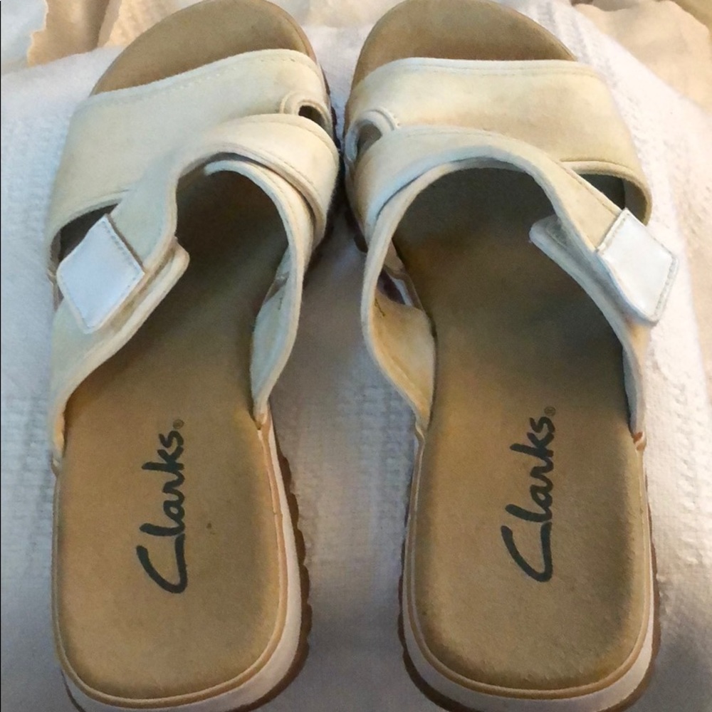 Cream and White Clark’s Sz 7M